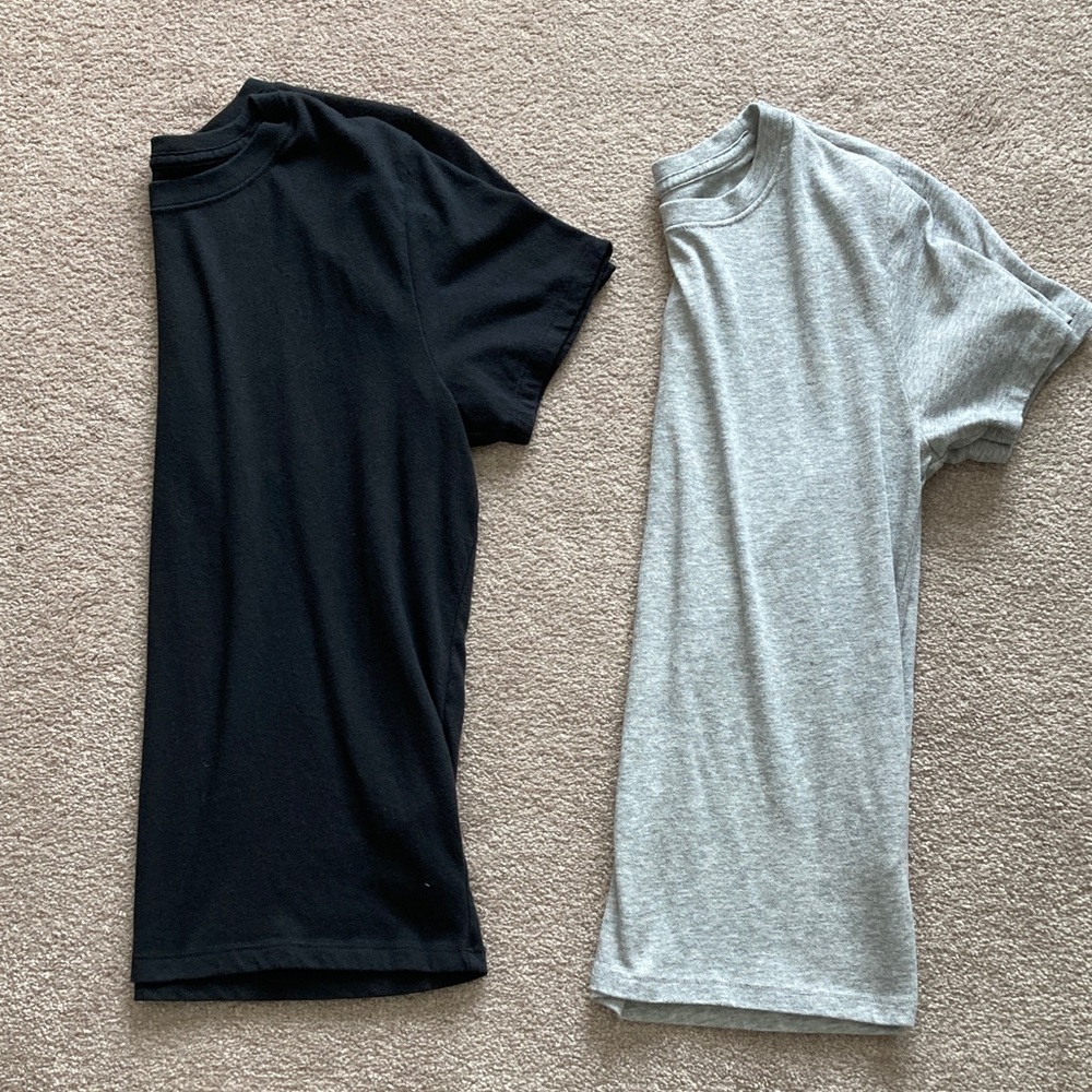 Ladies Hollister Black & Grey T-Shirt Set Size Medium